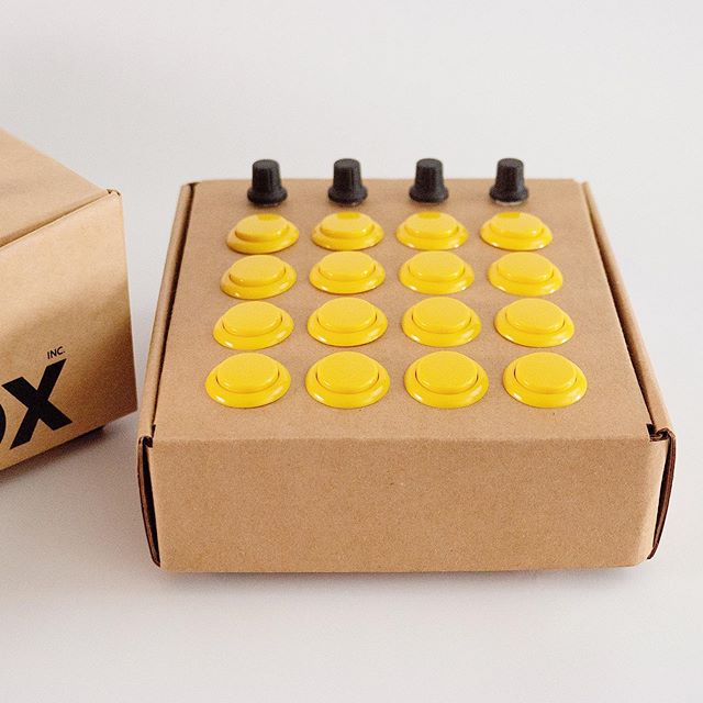 Are you up for a challenge? Come join us at Maker Faire Bay Area this May 17-19 to try out the Beatbox yourself. Assemble this Mini Beatbox in 10 minutes to win a 10% discount code for our launch this July! Come say hi at Expo Hall, Zone 2, Booth 2402!
.⁣⠀
.⁣⠀
.⁣⠀
#diyelectronics #fingerdrumming #stemtoys #beatmaker #makerfaire #createanywhere⁣⠀