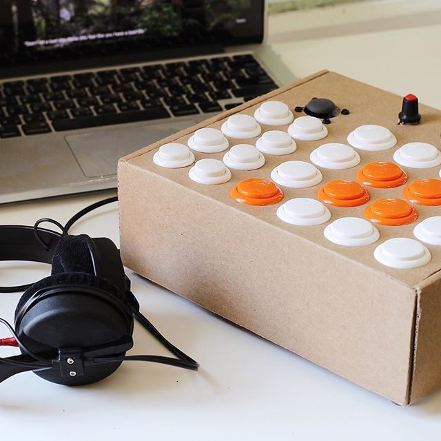 Take the Beatbox with you anywhere! ⁣⠀
.⁣⠀
.⁣⠀
.⁣⠀
#diyelectronics #fingerdrumming #stemtoys #beatmaker #makerfaire #createanywhere⁣⠀